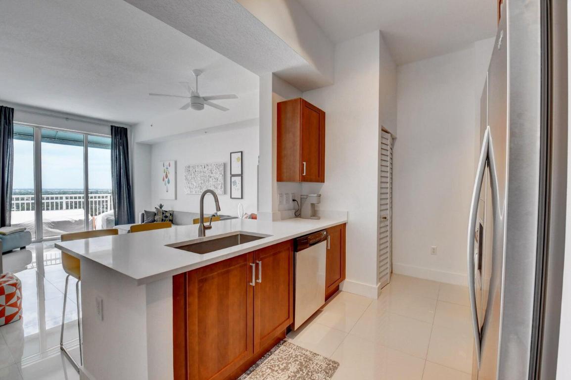 450 N Federal Highway Ph03