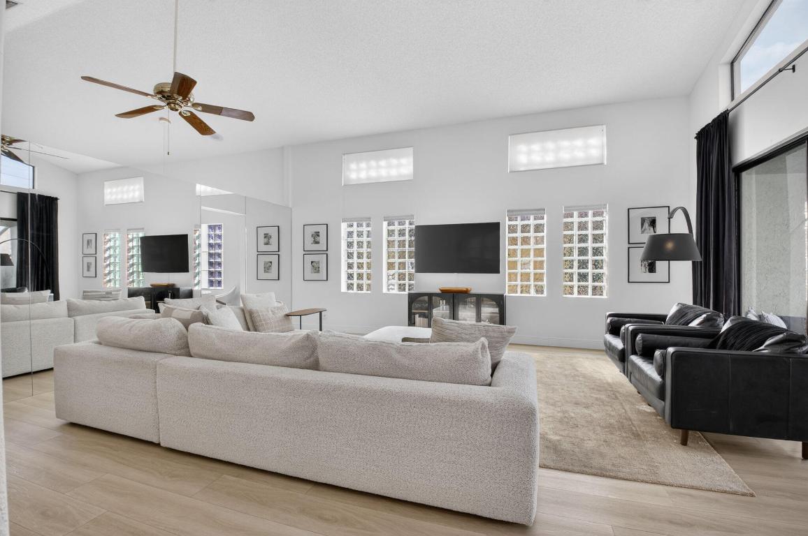 9060 Villa Portofino Circle