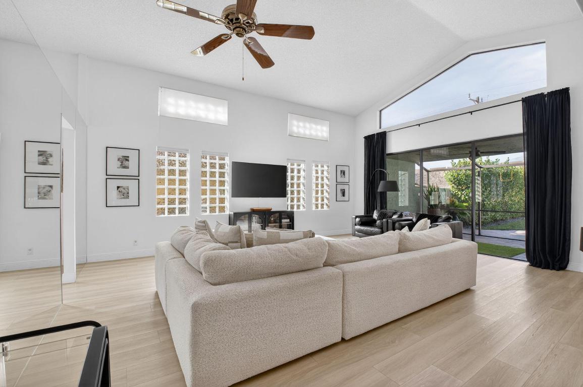 9060 Villa Portofino Circle