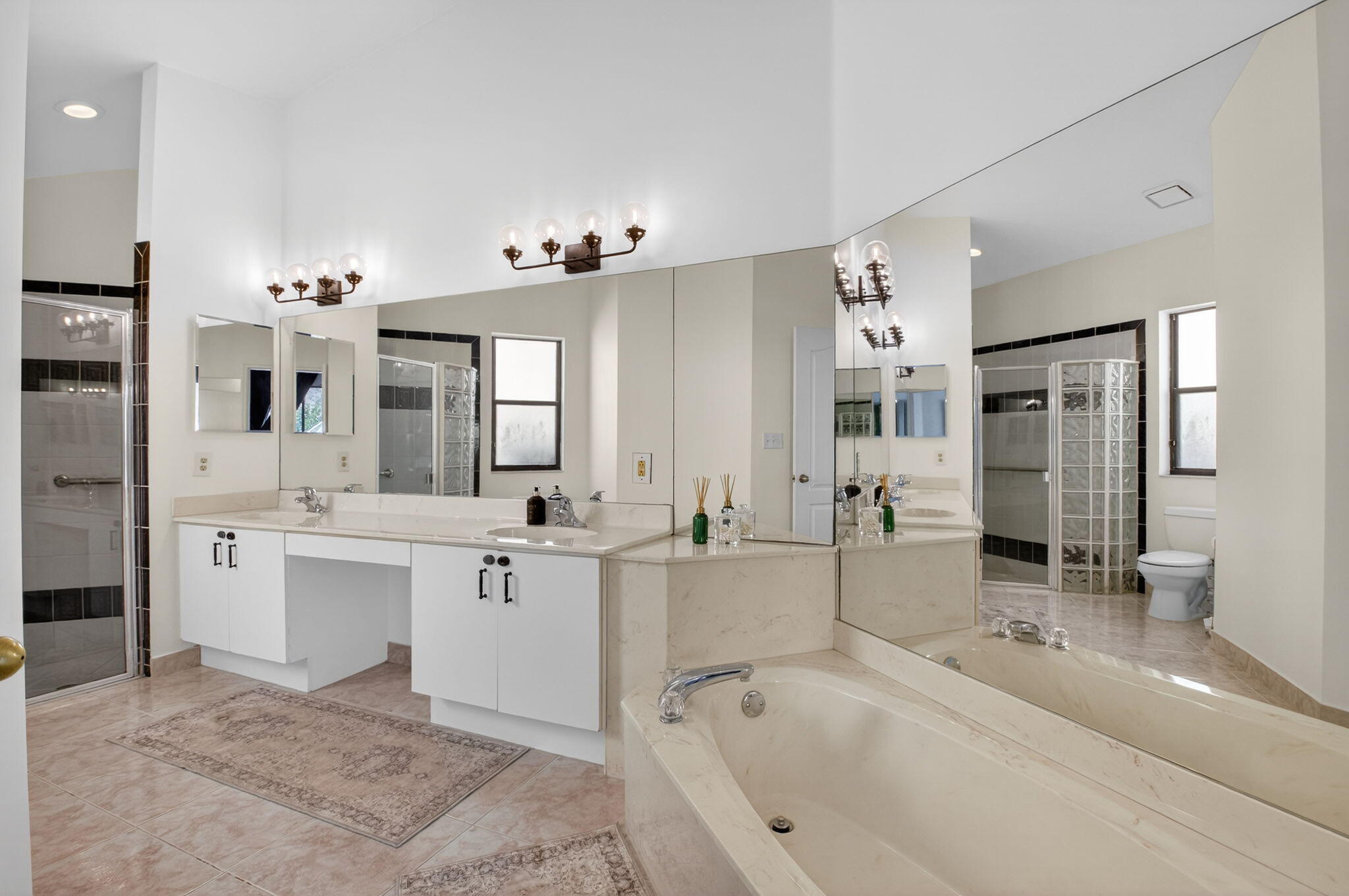 9060 Villa Portofino Circle