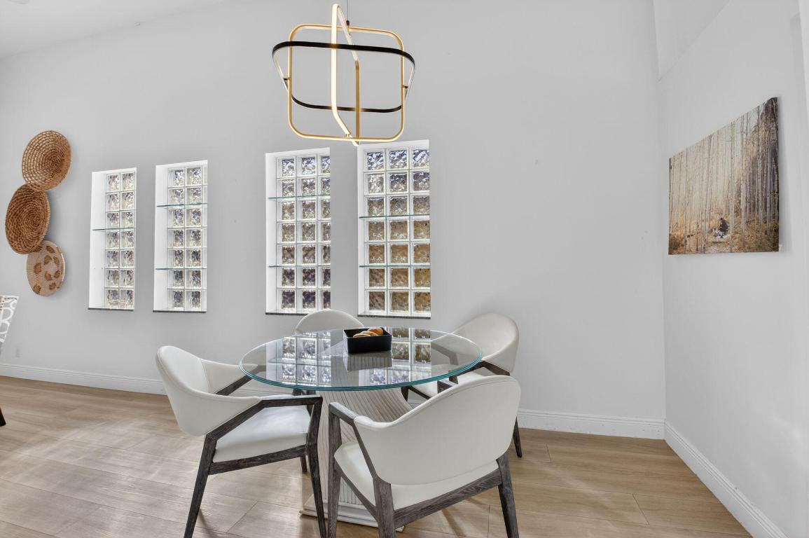 9060 Villa Portofino Circle