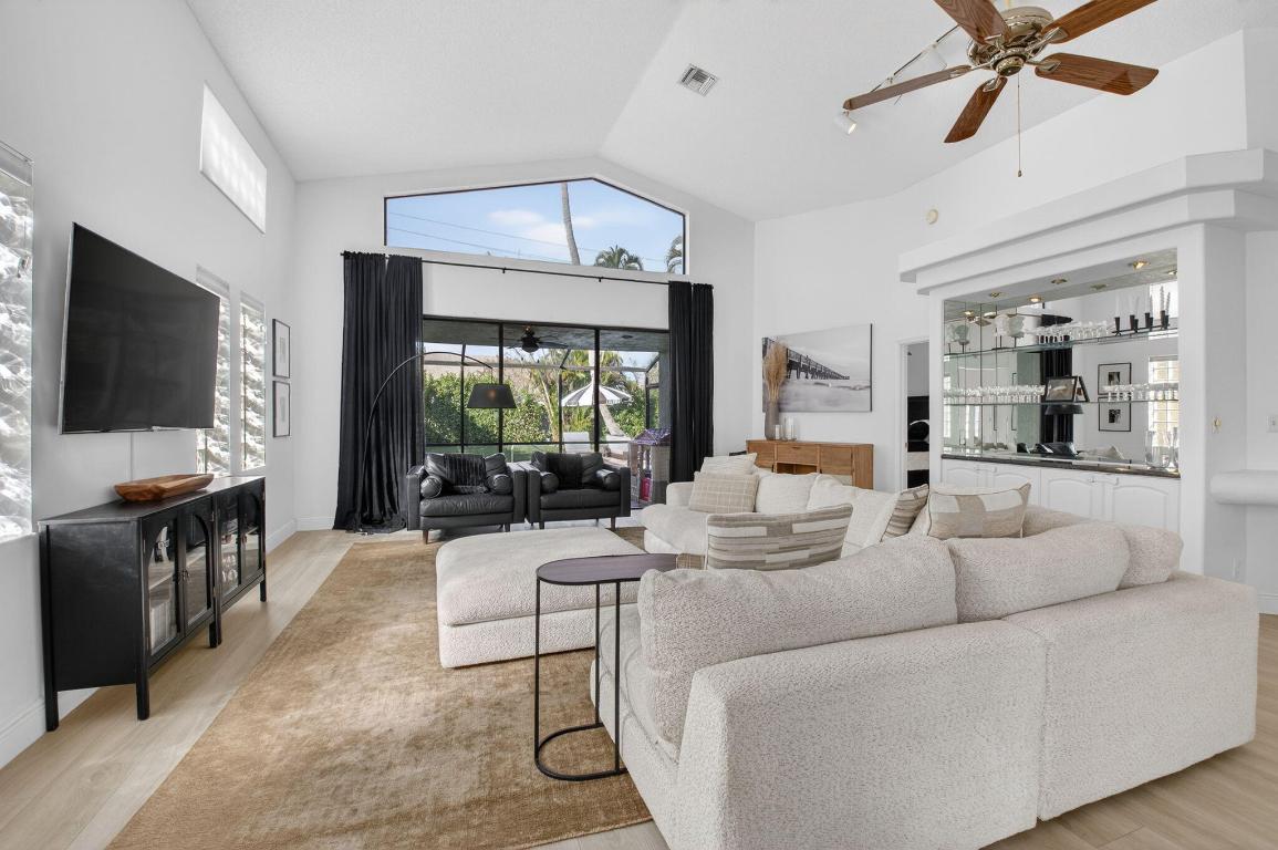 9060 Villa Portofino Circle