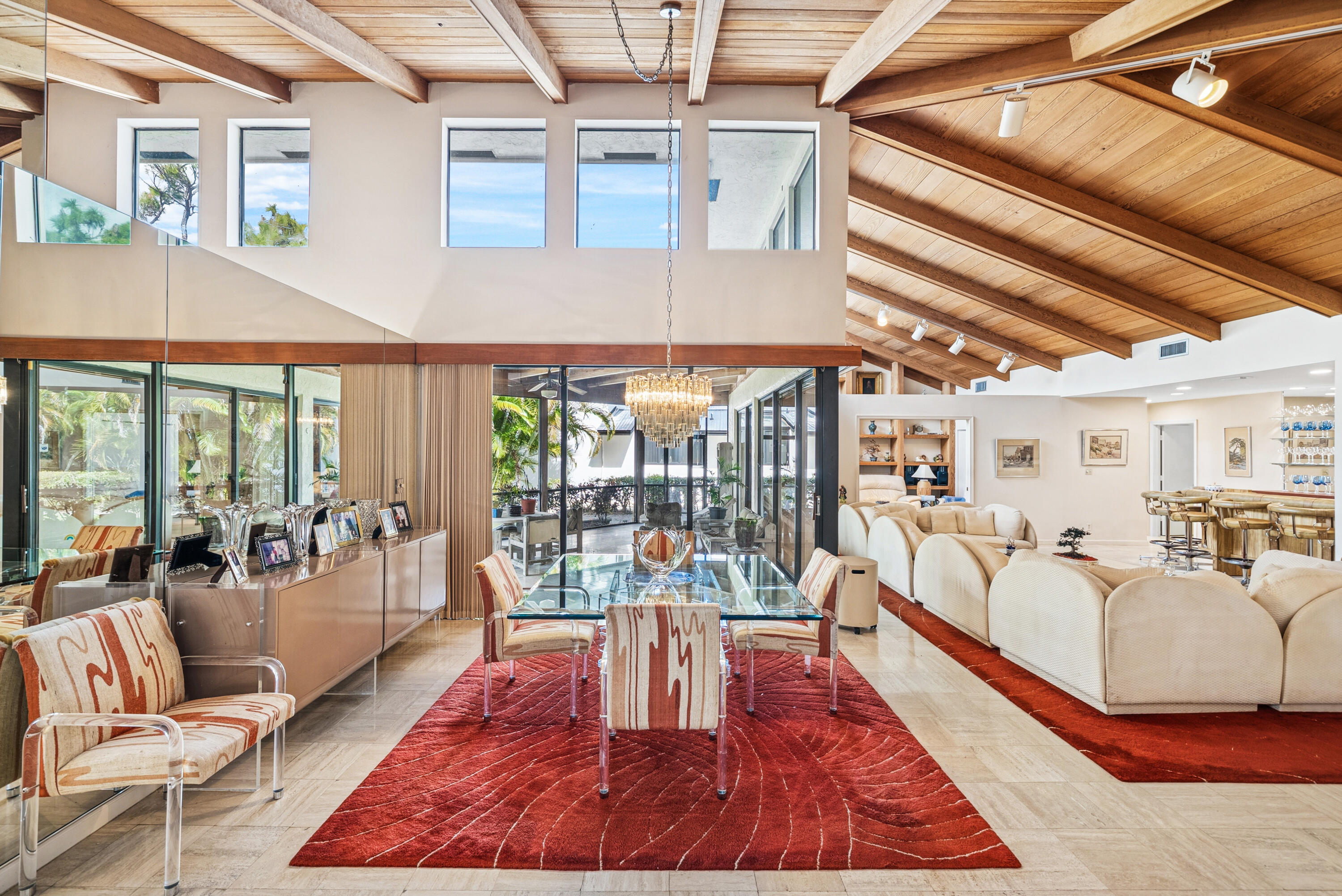 5104 Pineview Circle
