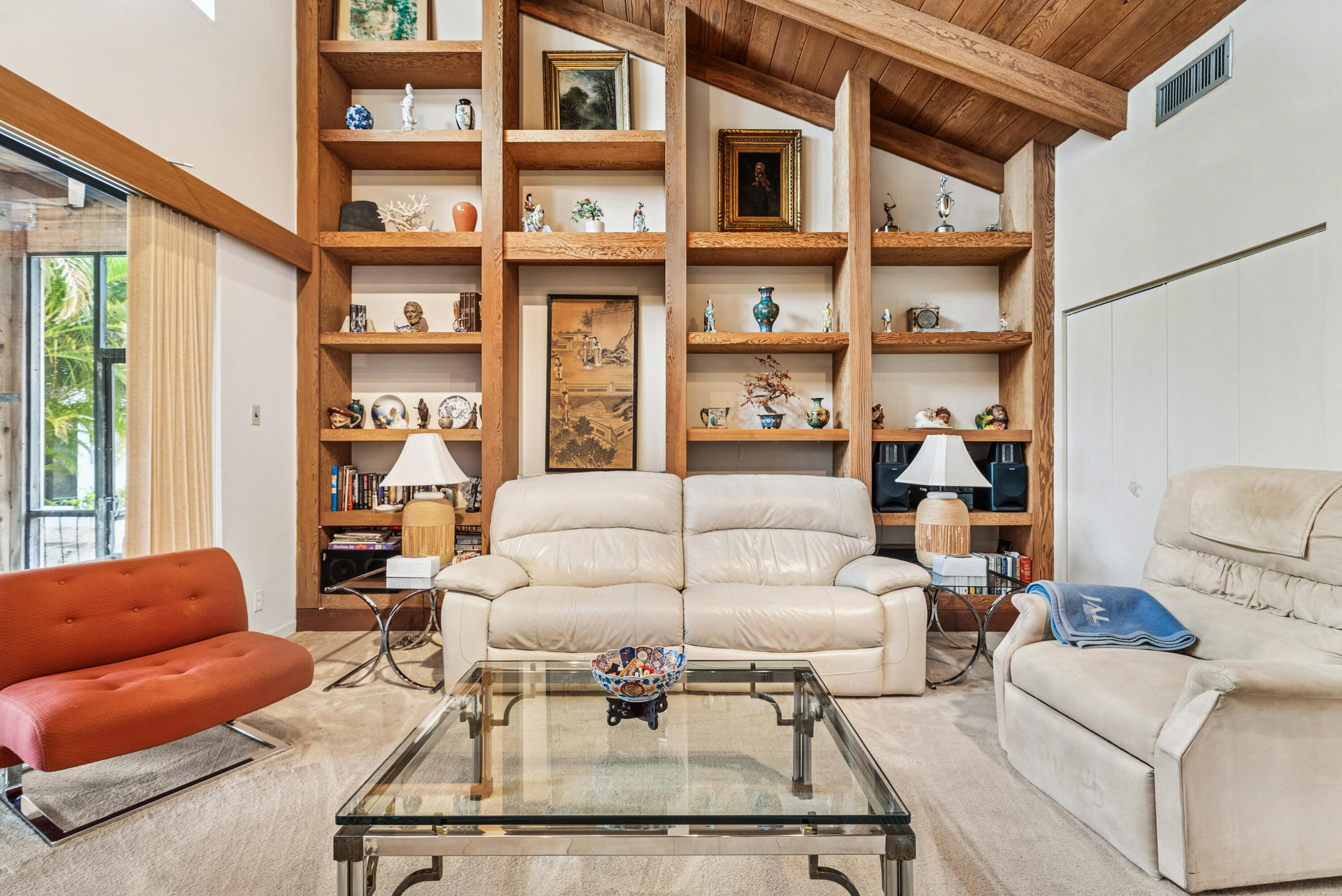 5104 Pineview Circle
