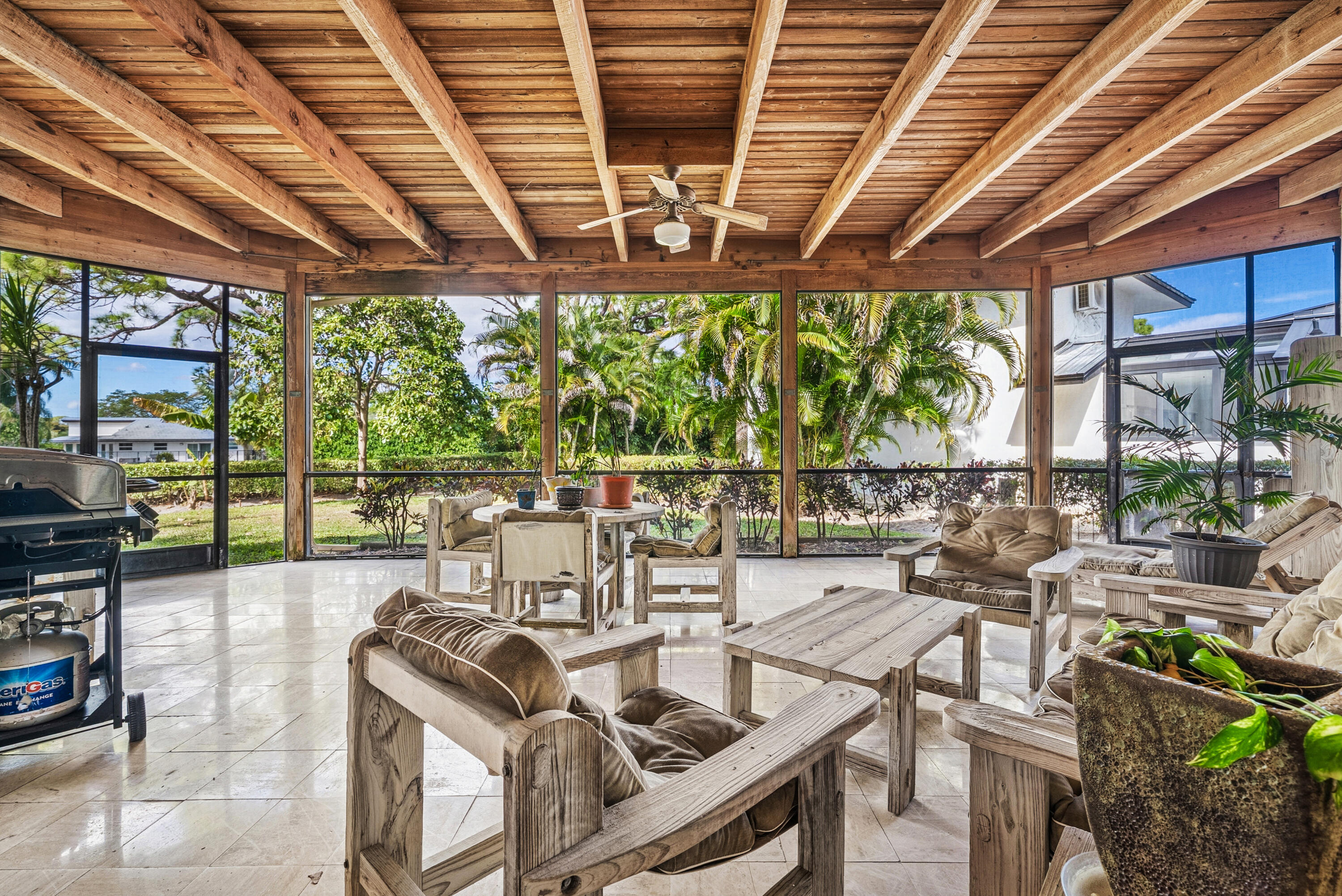 5104 Pineview Circle
