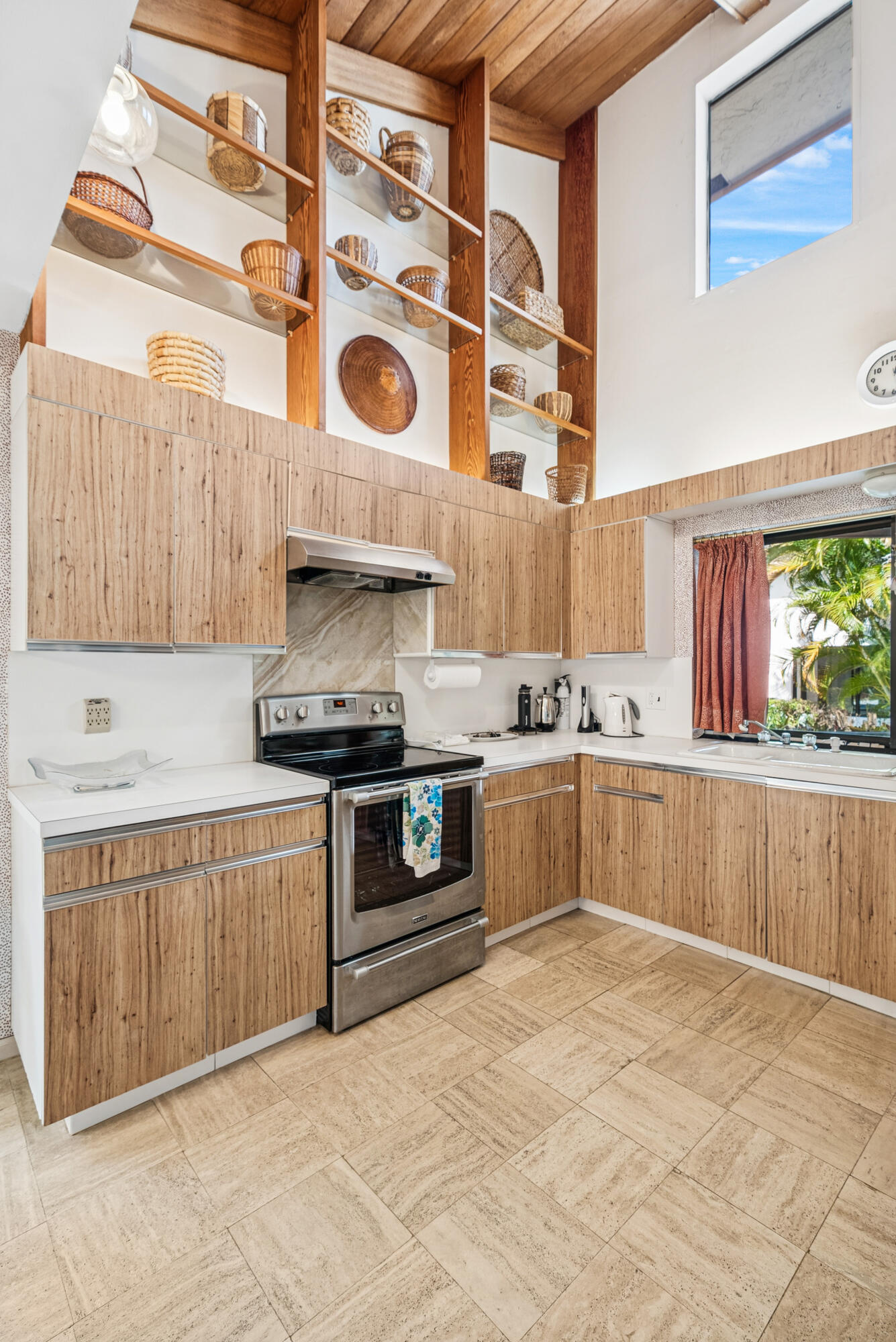 5104 Pineview Circle