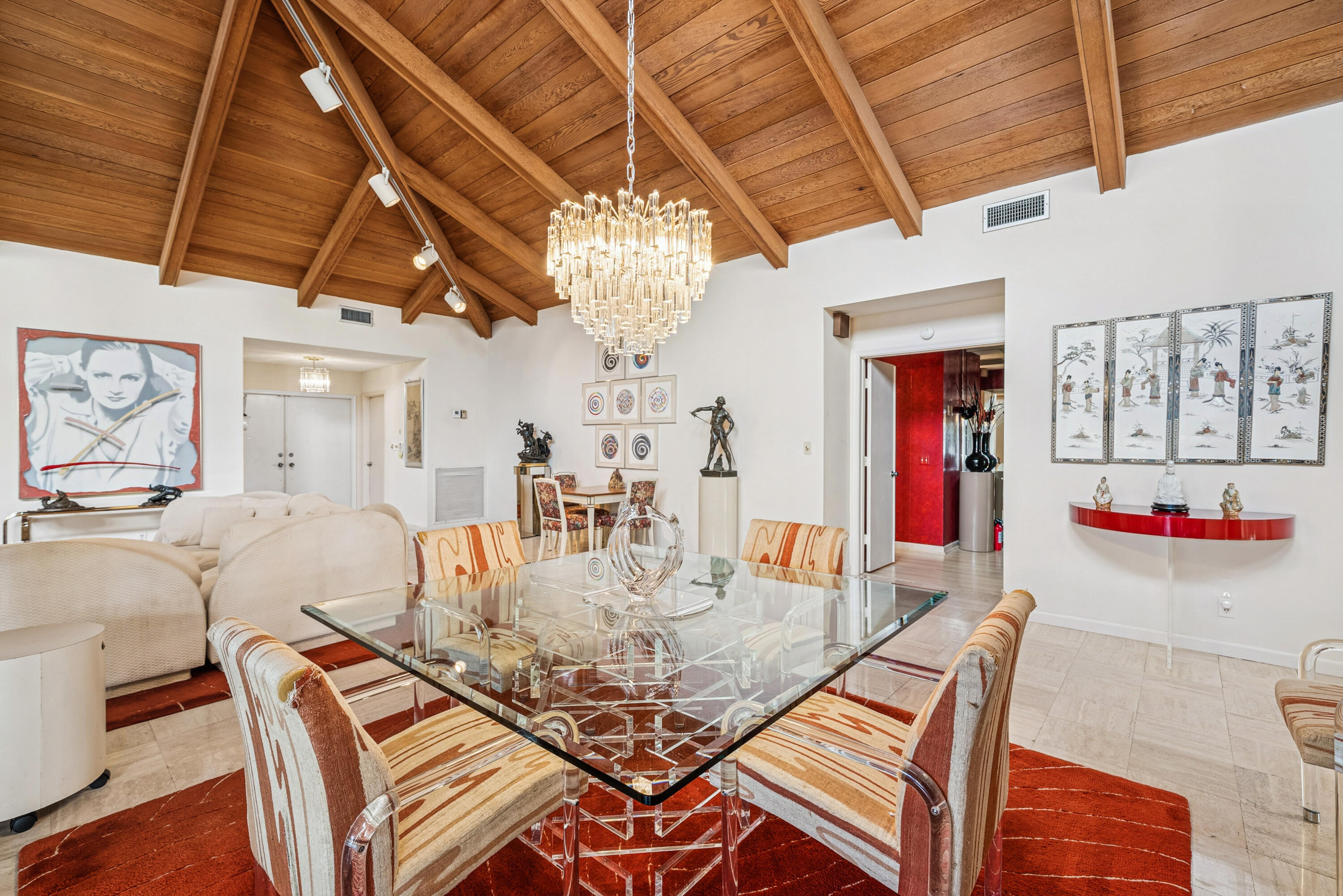 5104 Pineview Circle