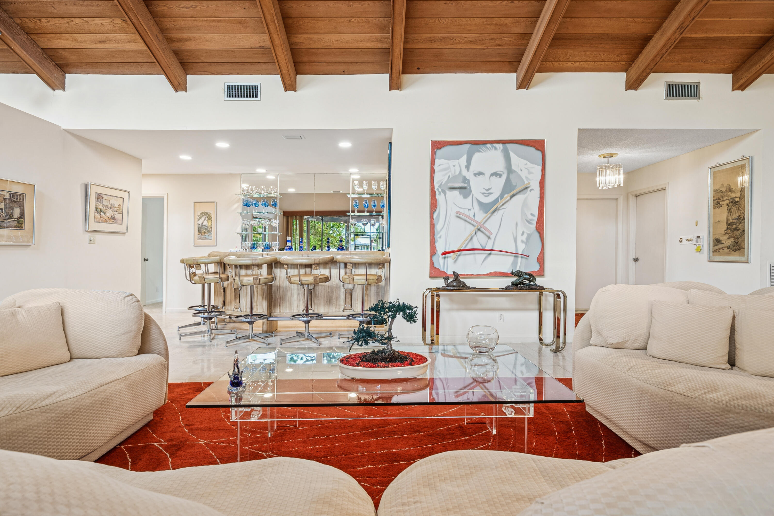 5104 Pineview Circle