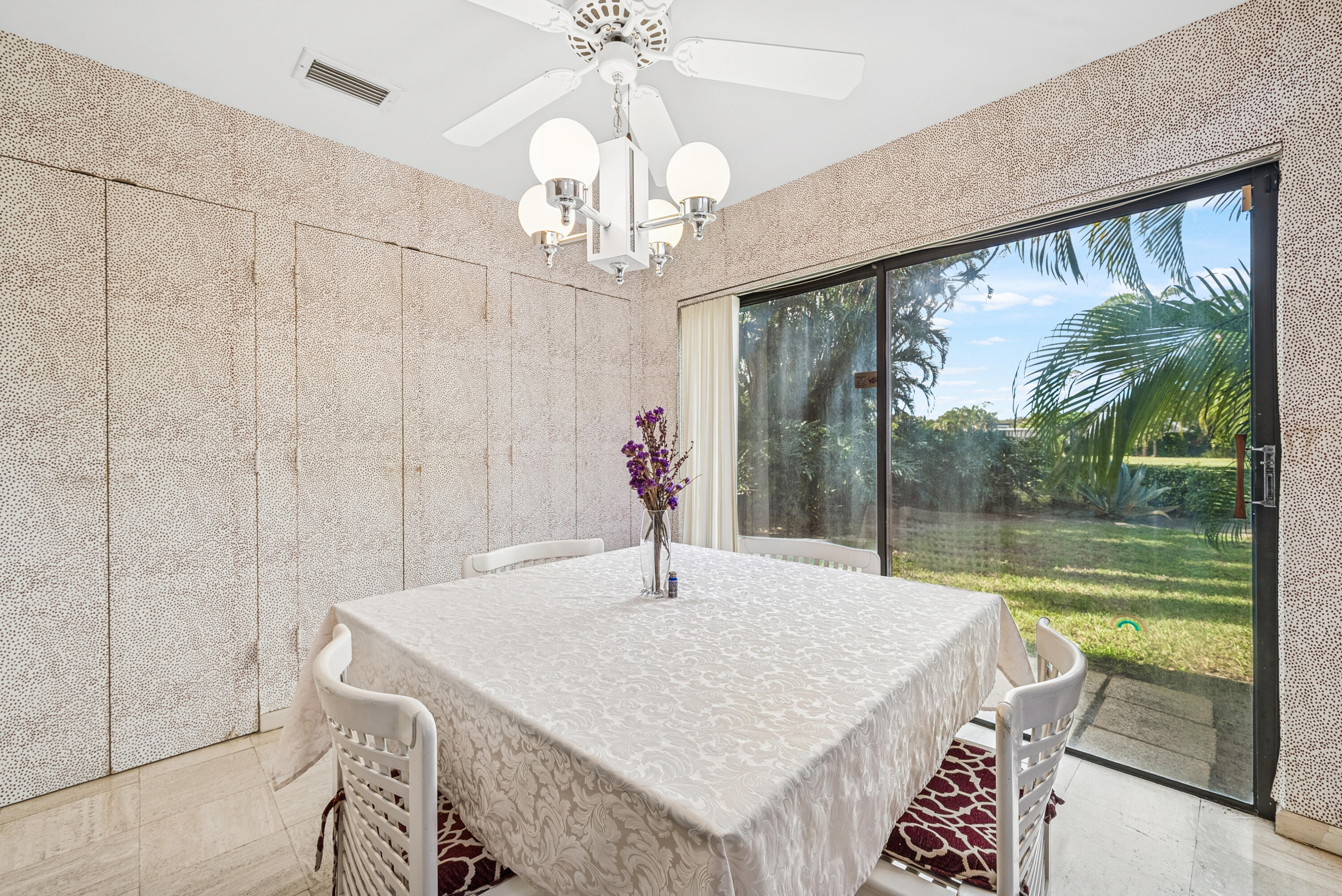 5104 Pineview Circle