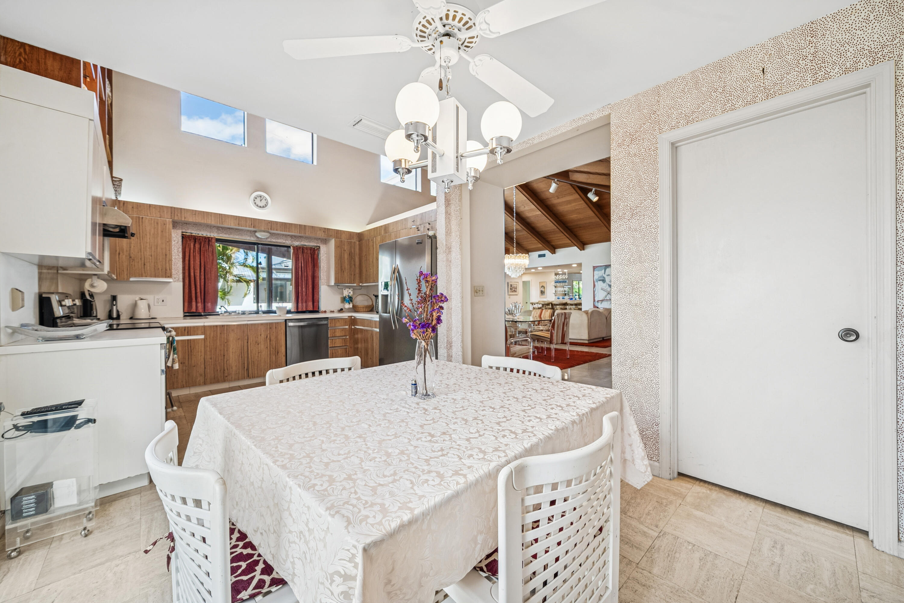 5104 Pineview Circle