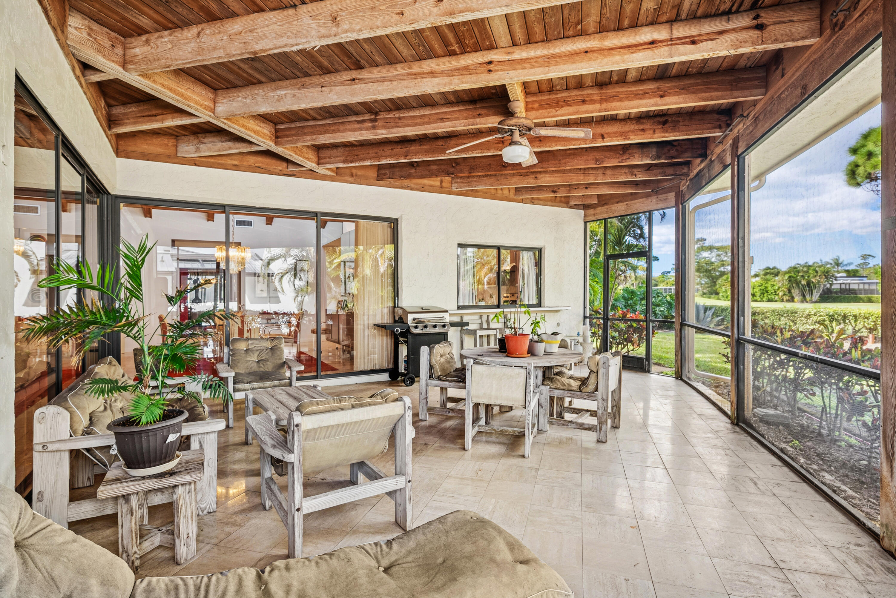 5104 Pineview Circle