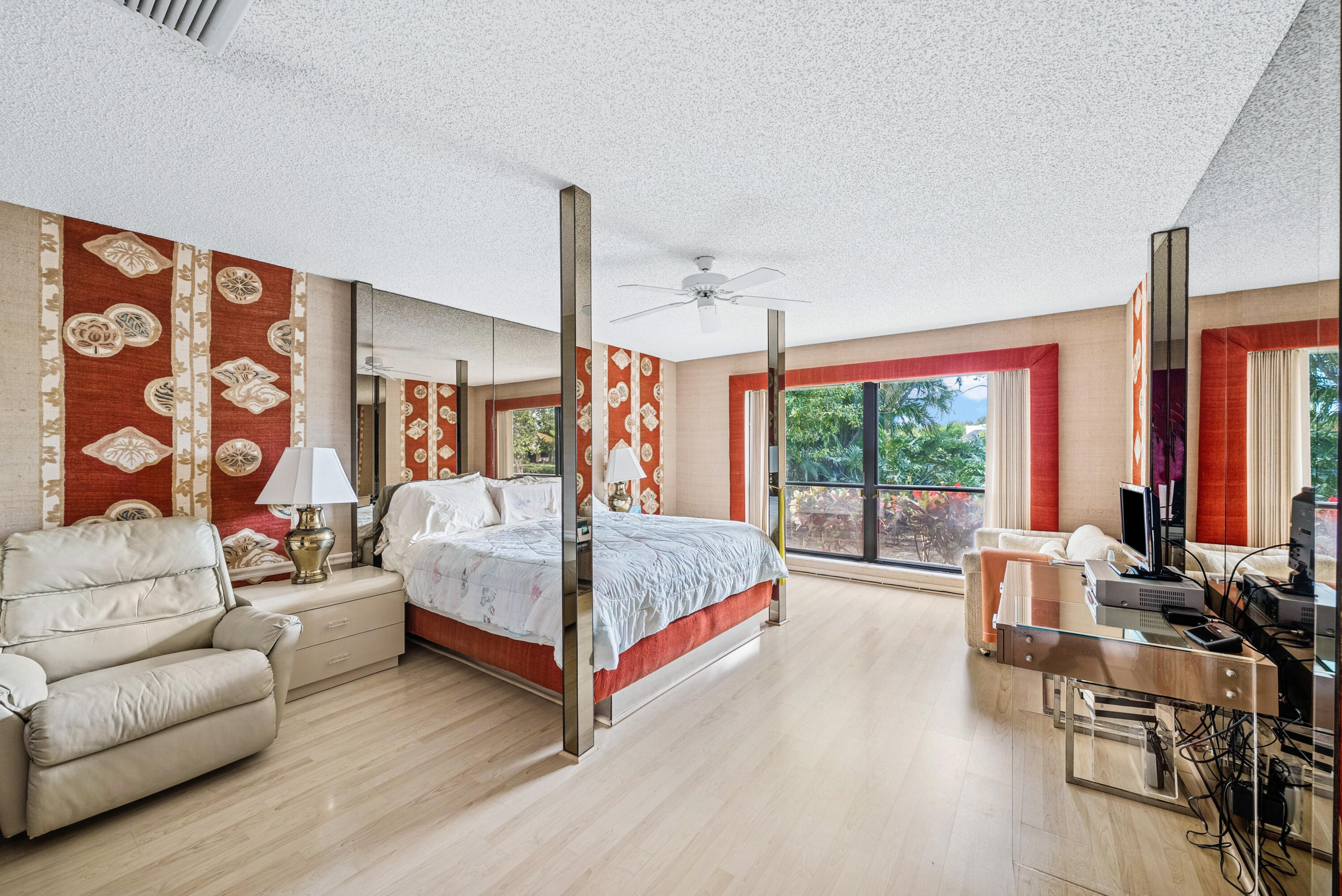 5104 Pineview Circle