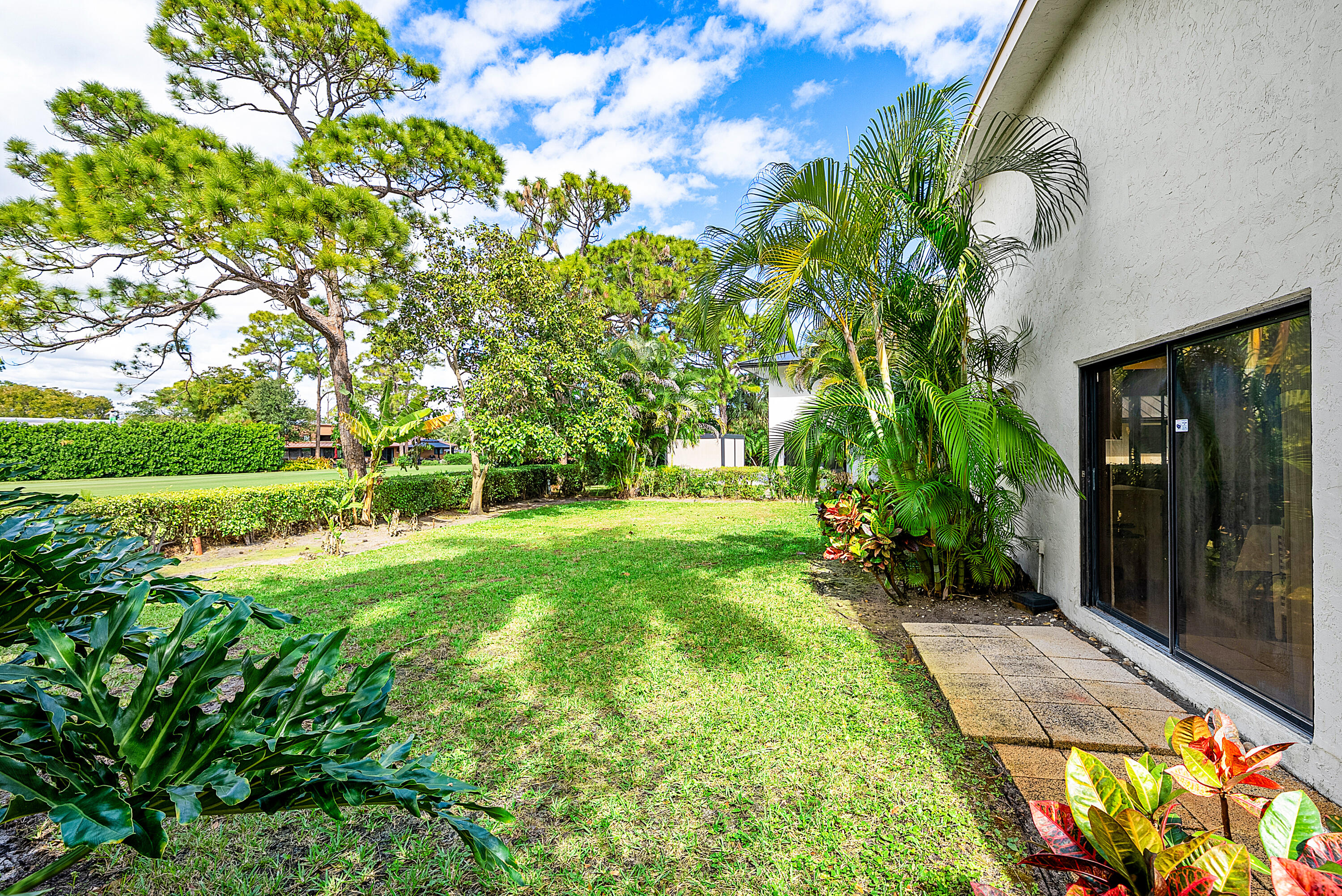 5104 Pineview Circle