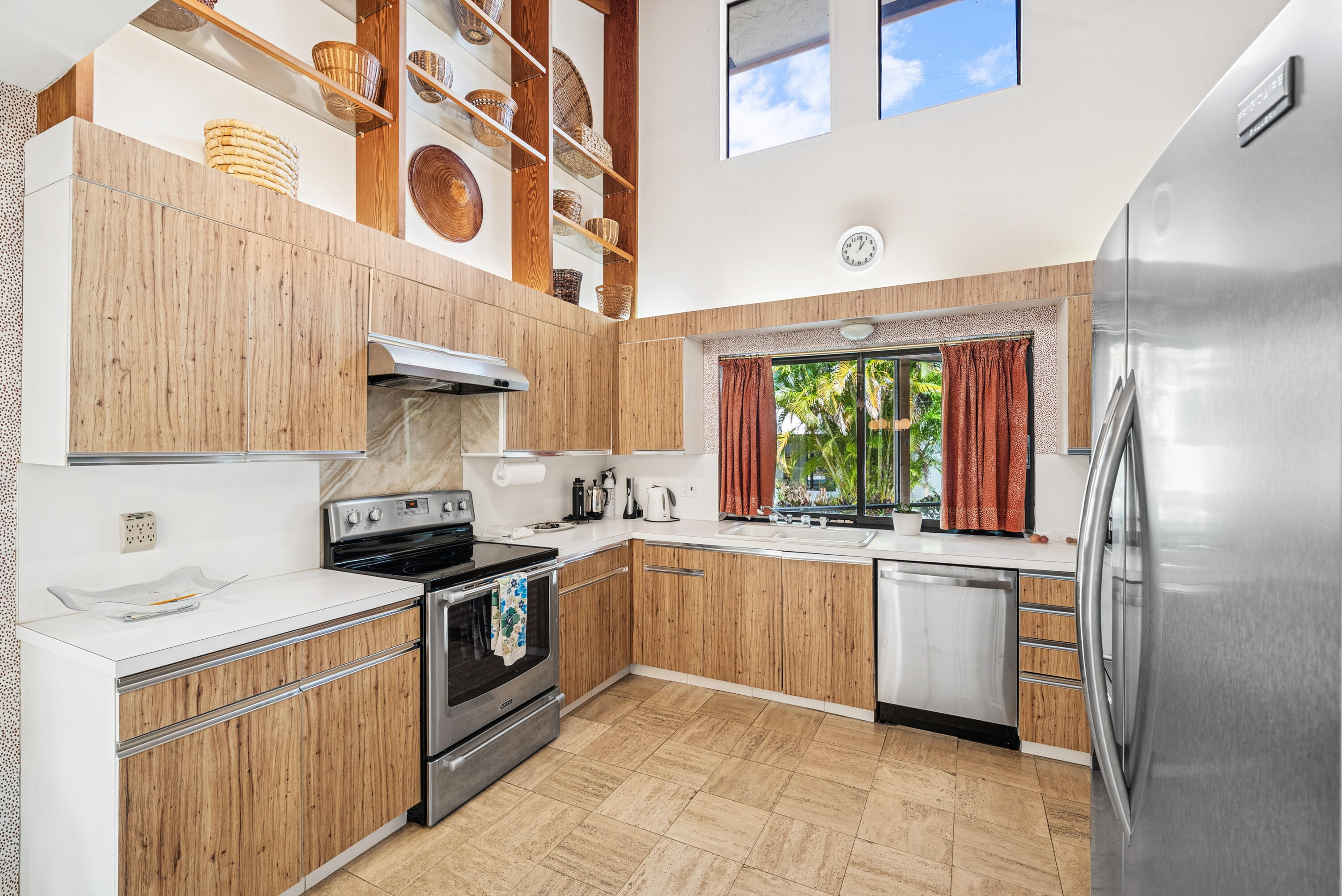 5104 Pineview Circle