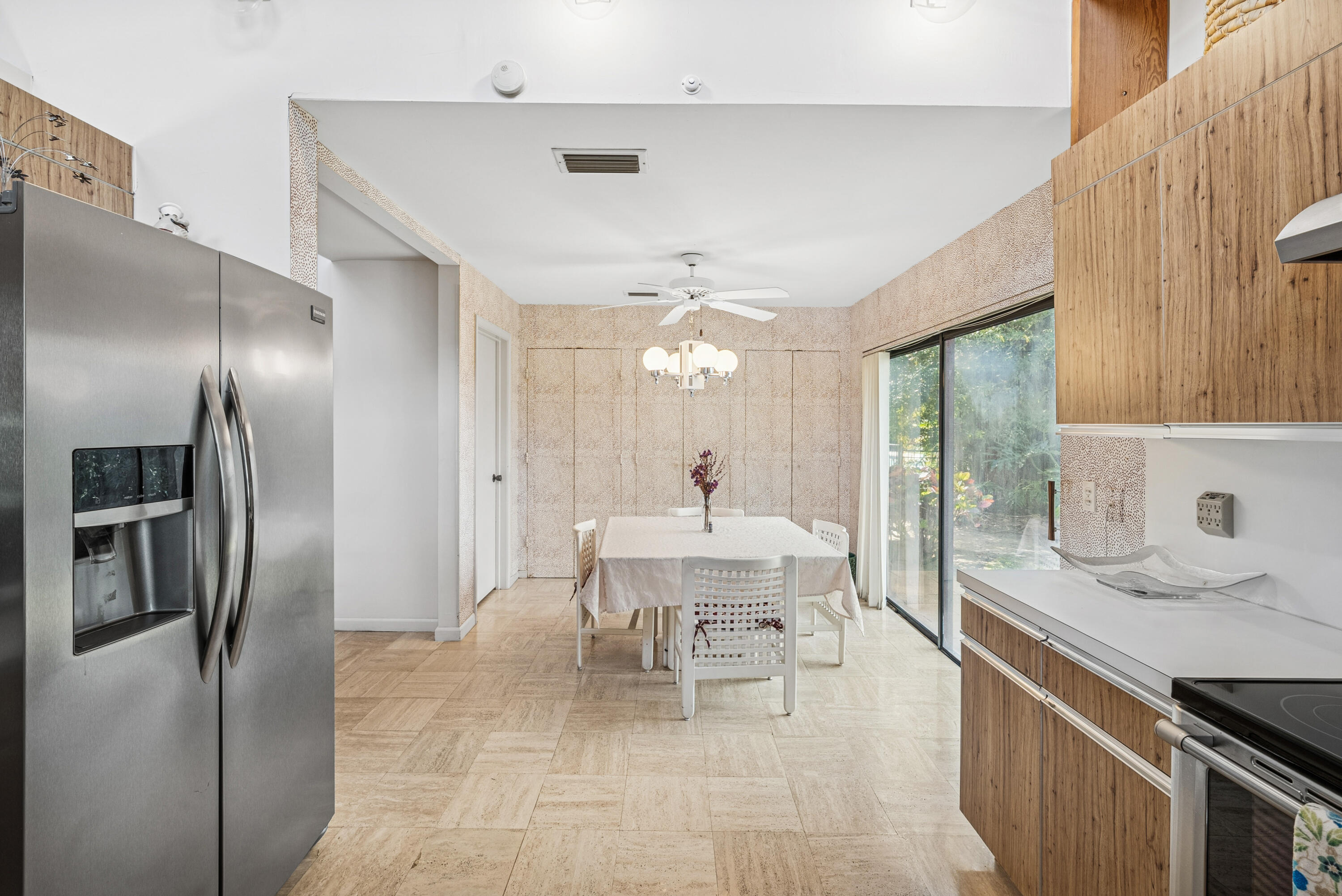 5104 Pineview Circle