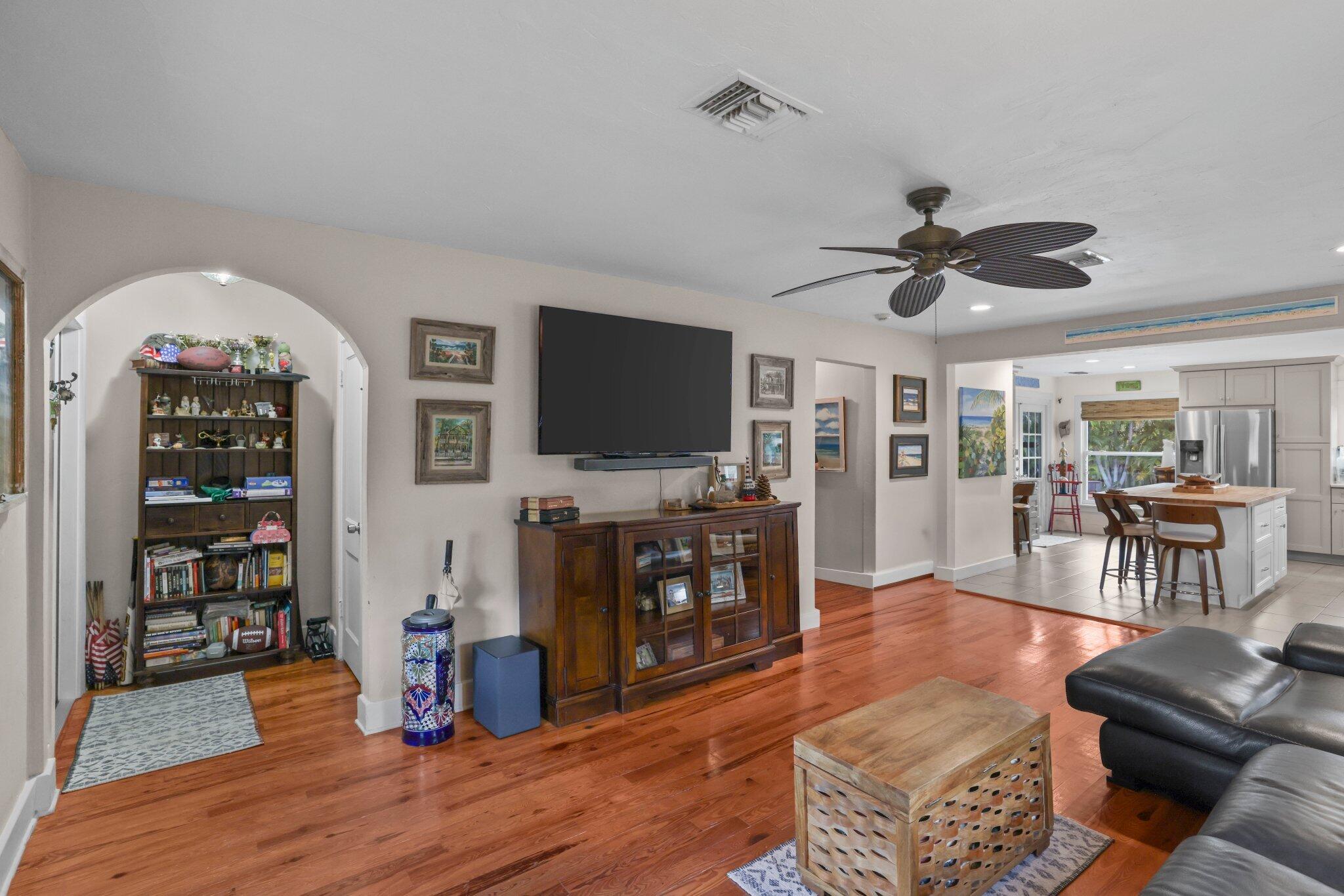 304 SE 4th Avenue