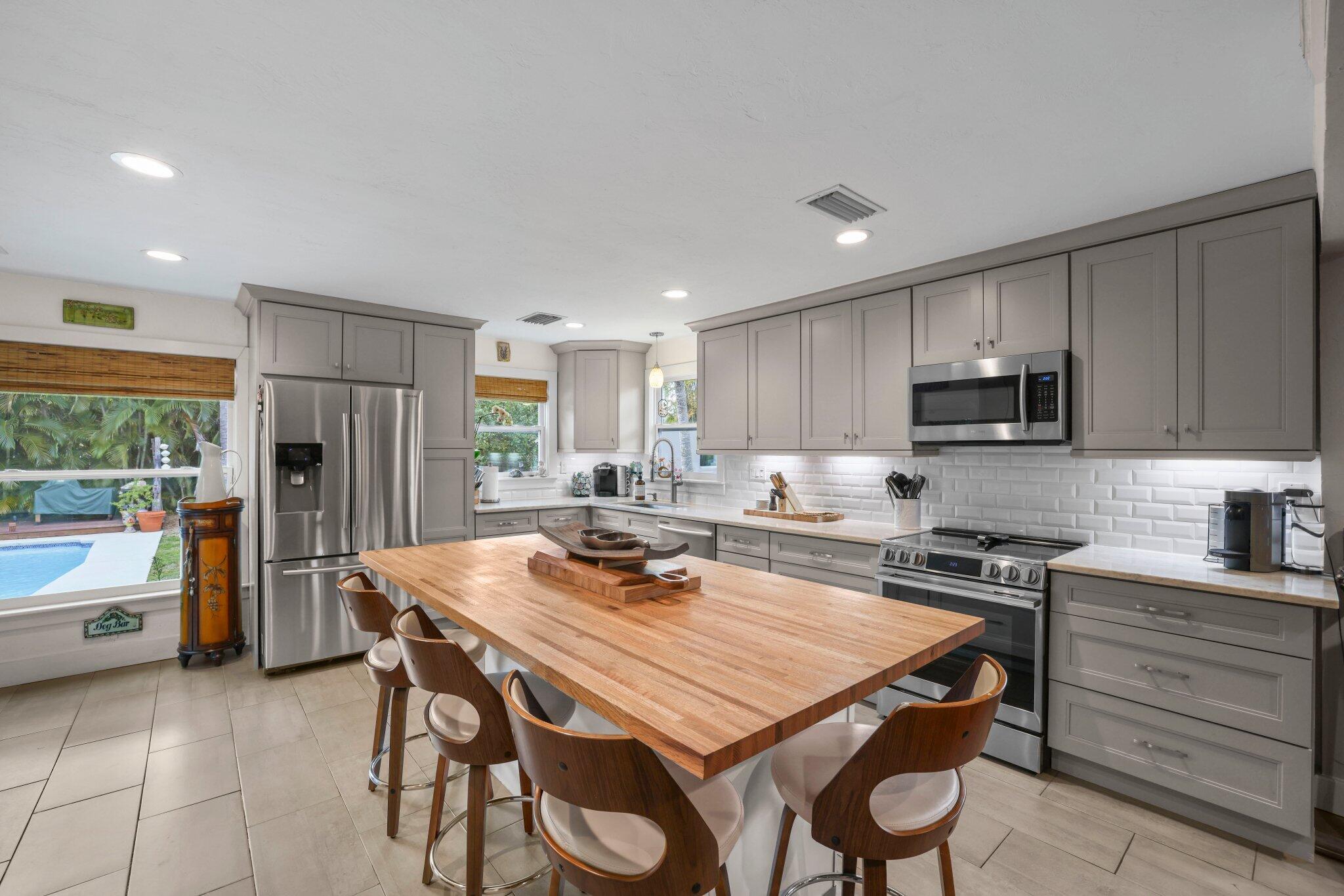 304 SE 4th Avenue