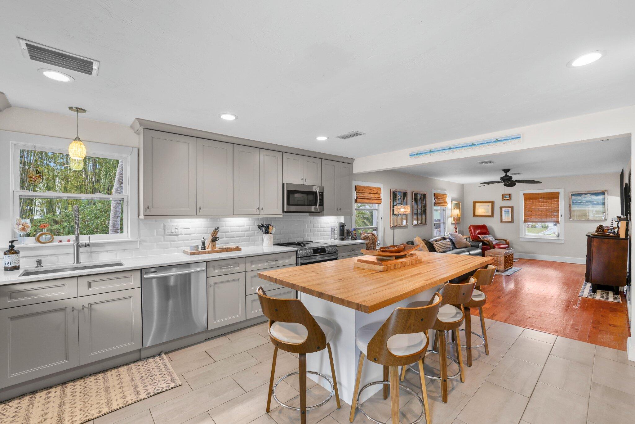304 SE 4th Avenue