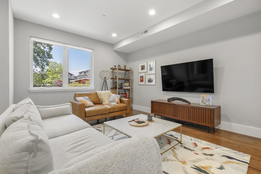 227 Cedar St # 3