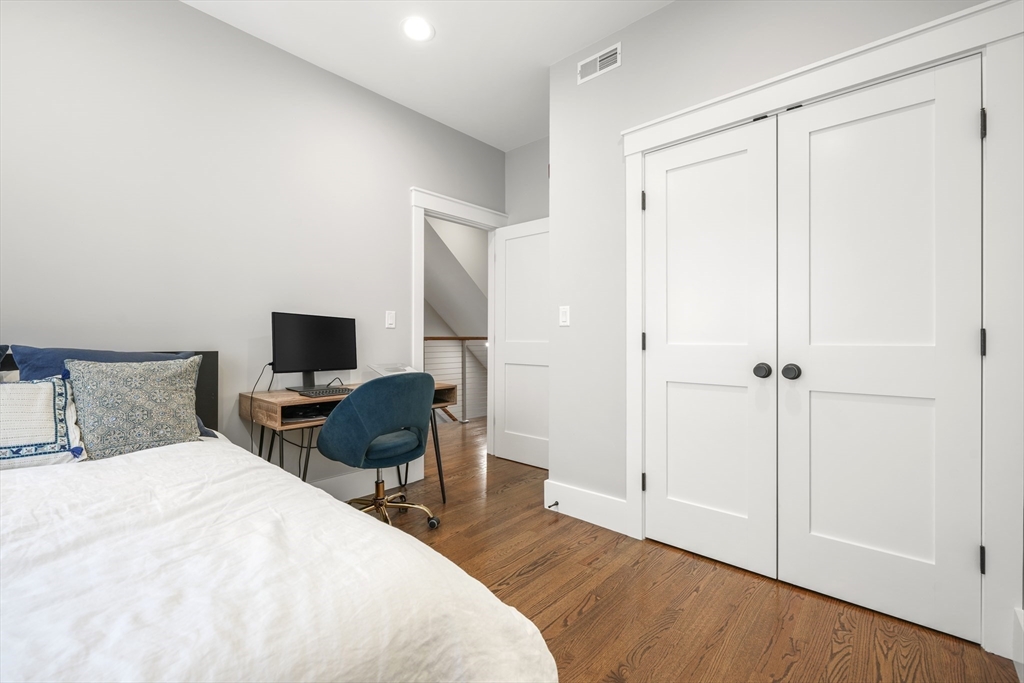 227 Cedar St # 3
