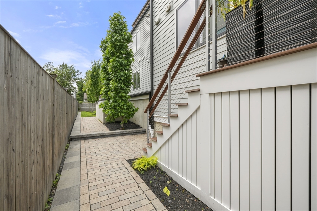 227 Cedar St # 3