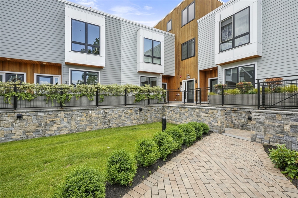 227 Cedar St # 3