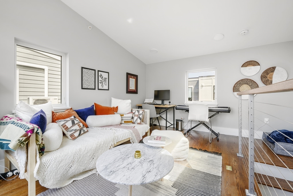 227 Cedar St # 3