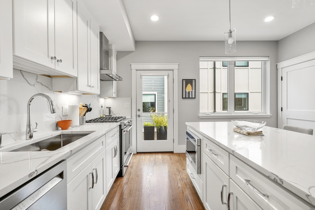 227 Cedar St # 3