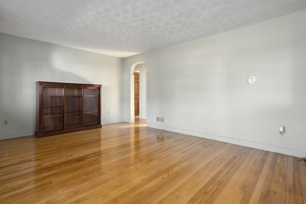 24 Hillcrest Rd