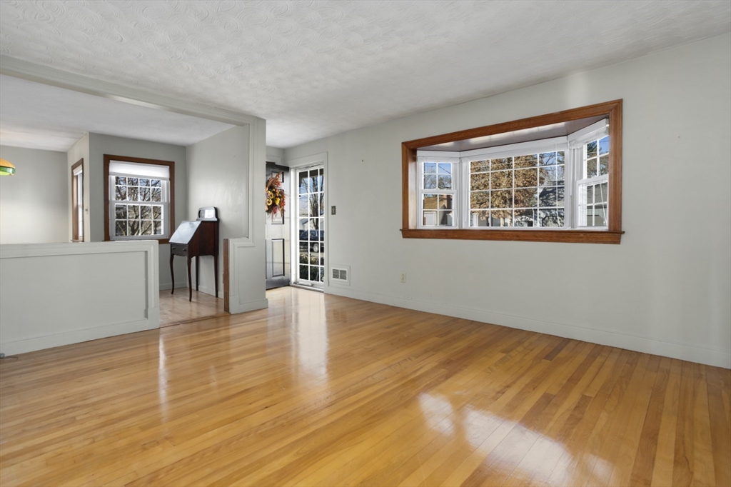 24 Hillcrest Rd