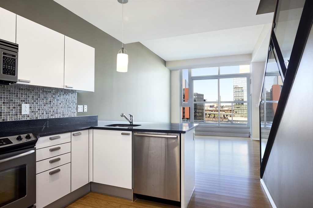 2 Earhart St # 915