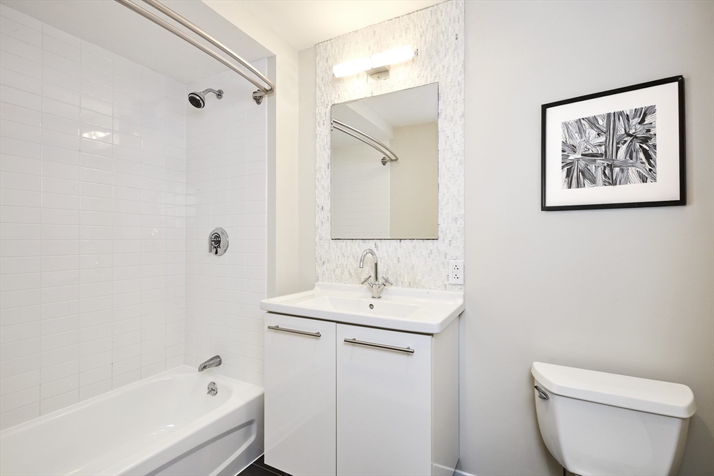 2 Earhart St # 915