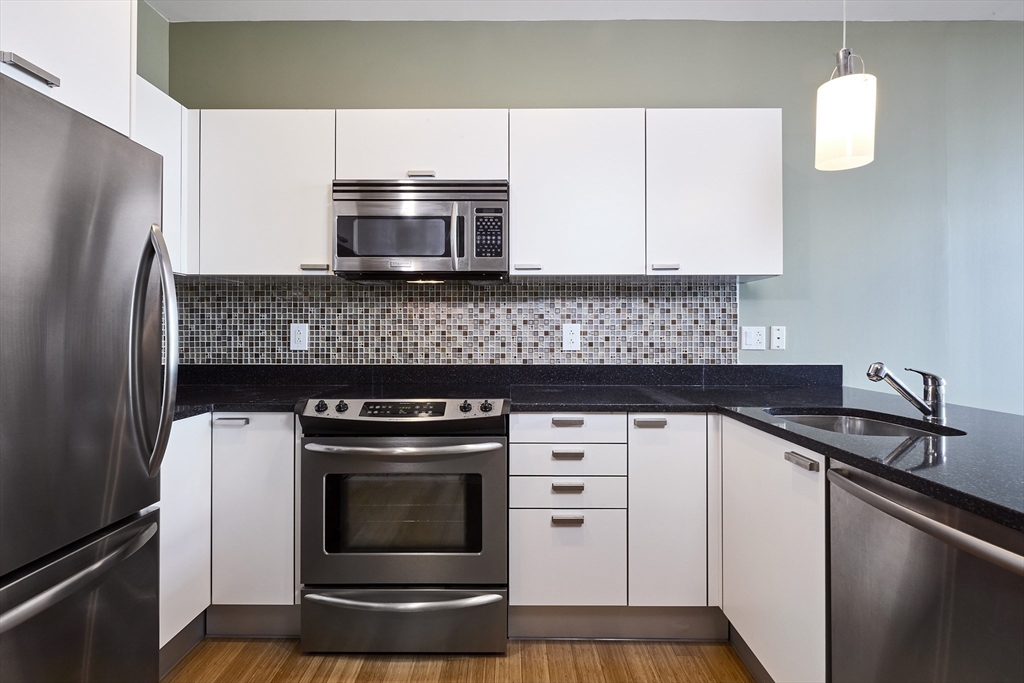 2 Earhart St # 915