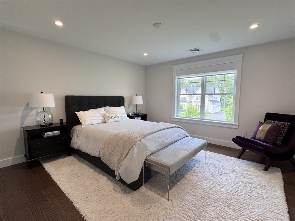 34 Hedgerow Ln