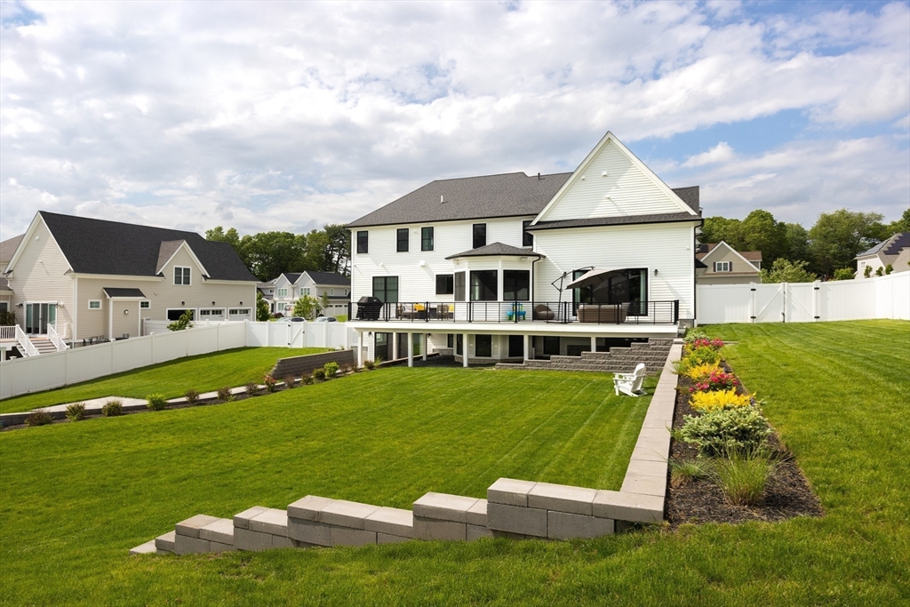34 Hedgerow Ln