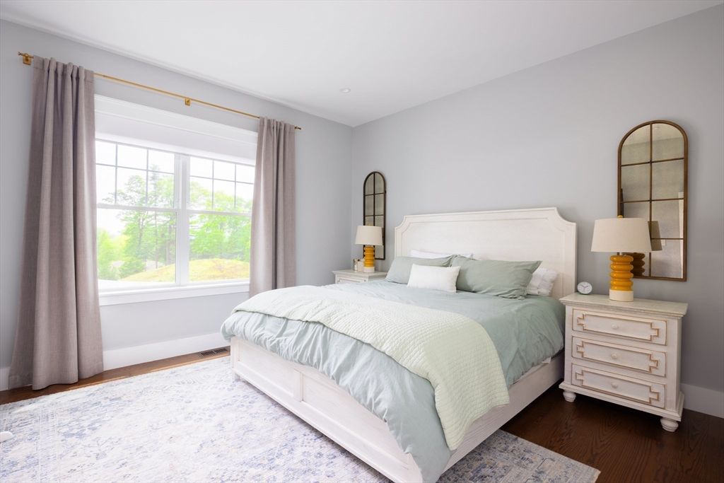 34 Hedgerow Ln