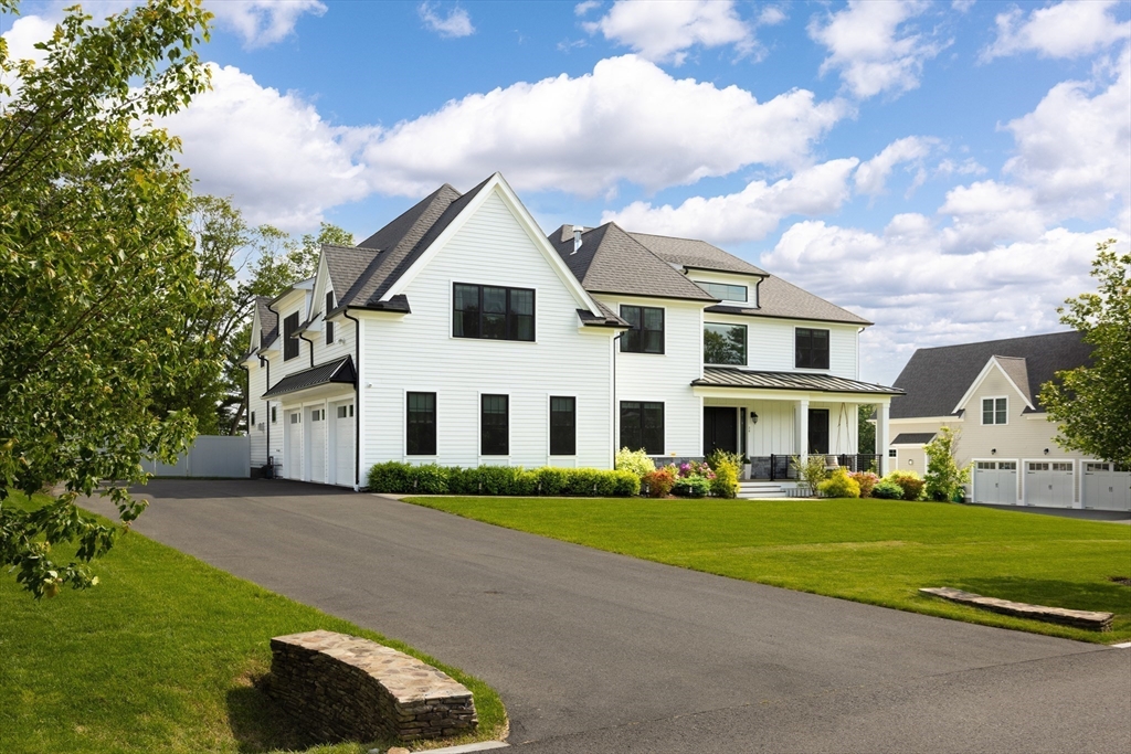 34 Hedgerow Ln