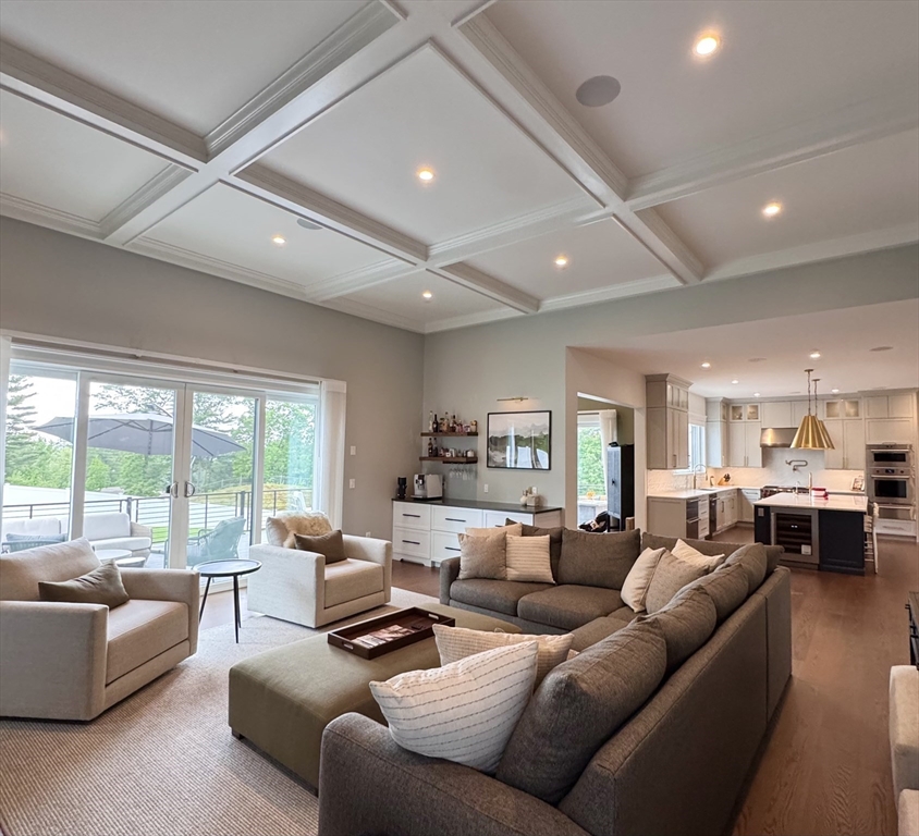 34 Hedgerow Ln