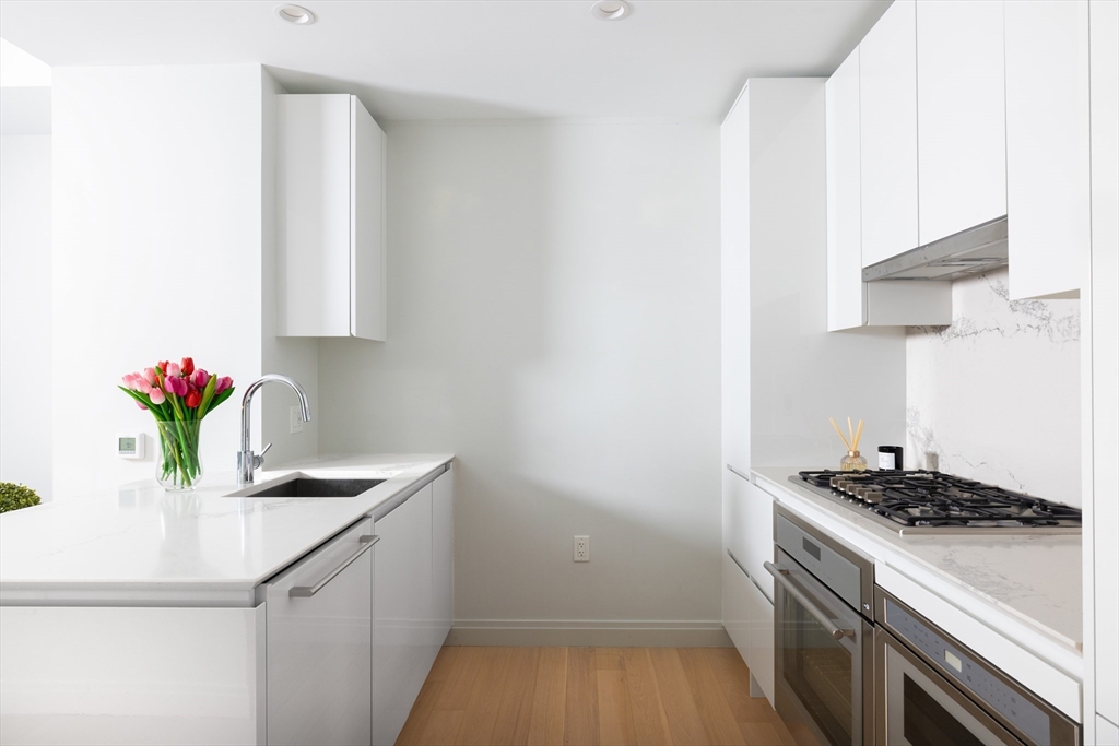 135 Seaport Blvd # 708