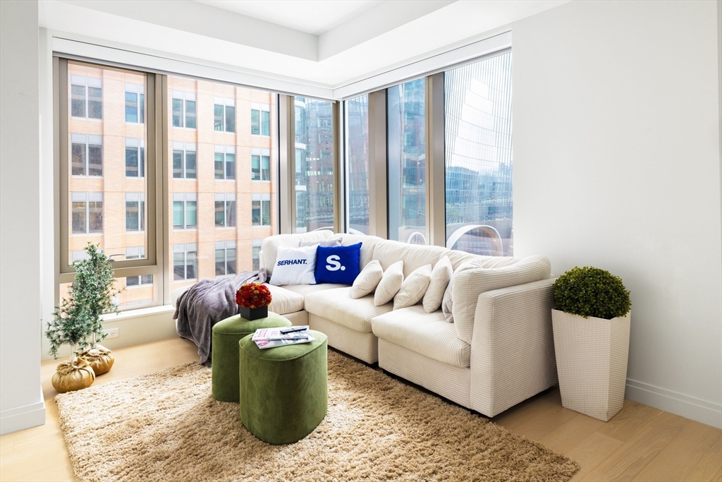 135 Seaport Blvd # 708