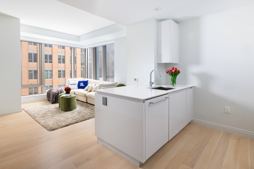 135 Seaport Blvd # 708