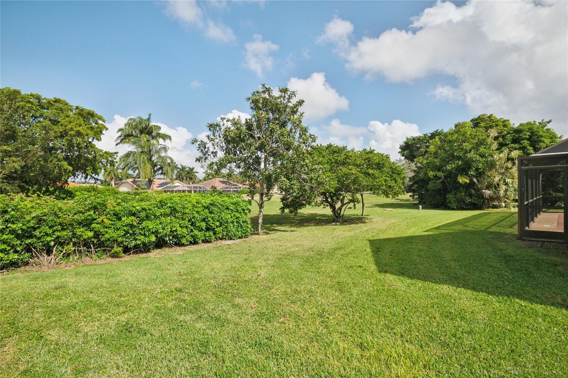 10081 Canoe Brook Cir