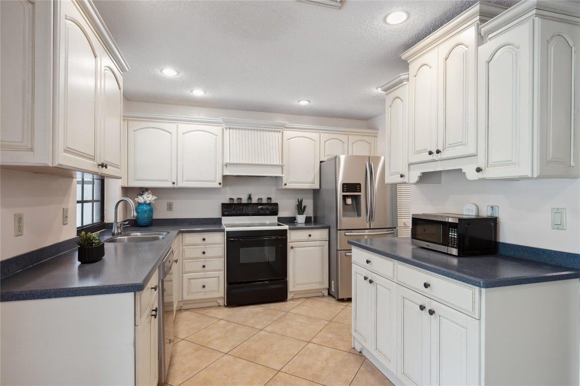 10081 Canoe Brook Cir