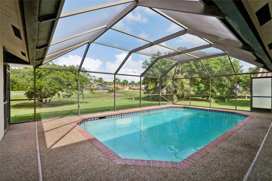 10081 Canoe Brook Cir