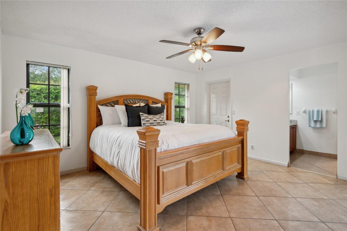 10081 Canoe Brook Cir