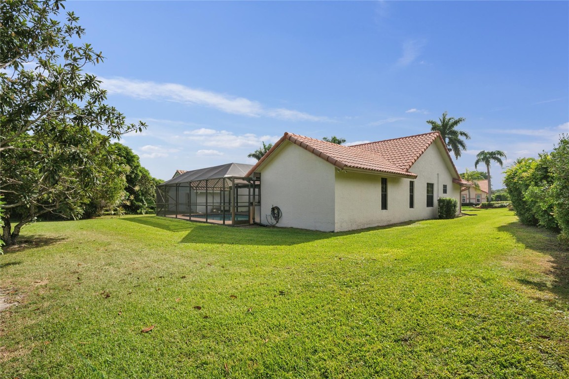 10081 Canoe Brook Cir