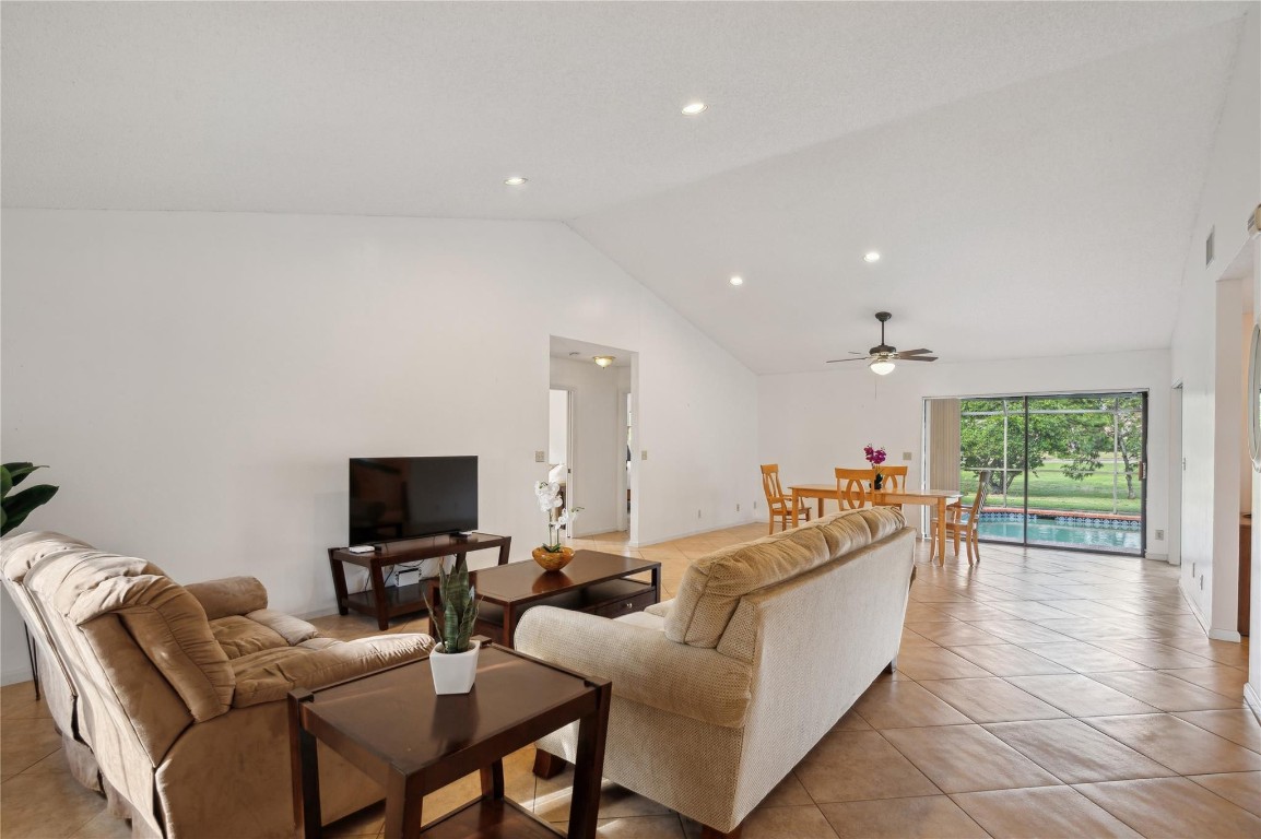 10081 Canoe Brook Cir