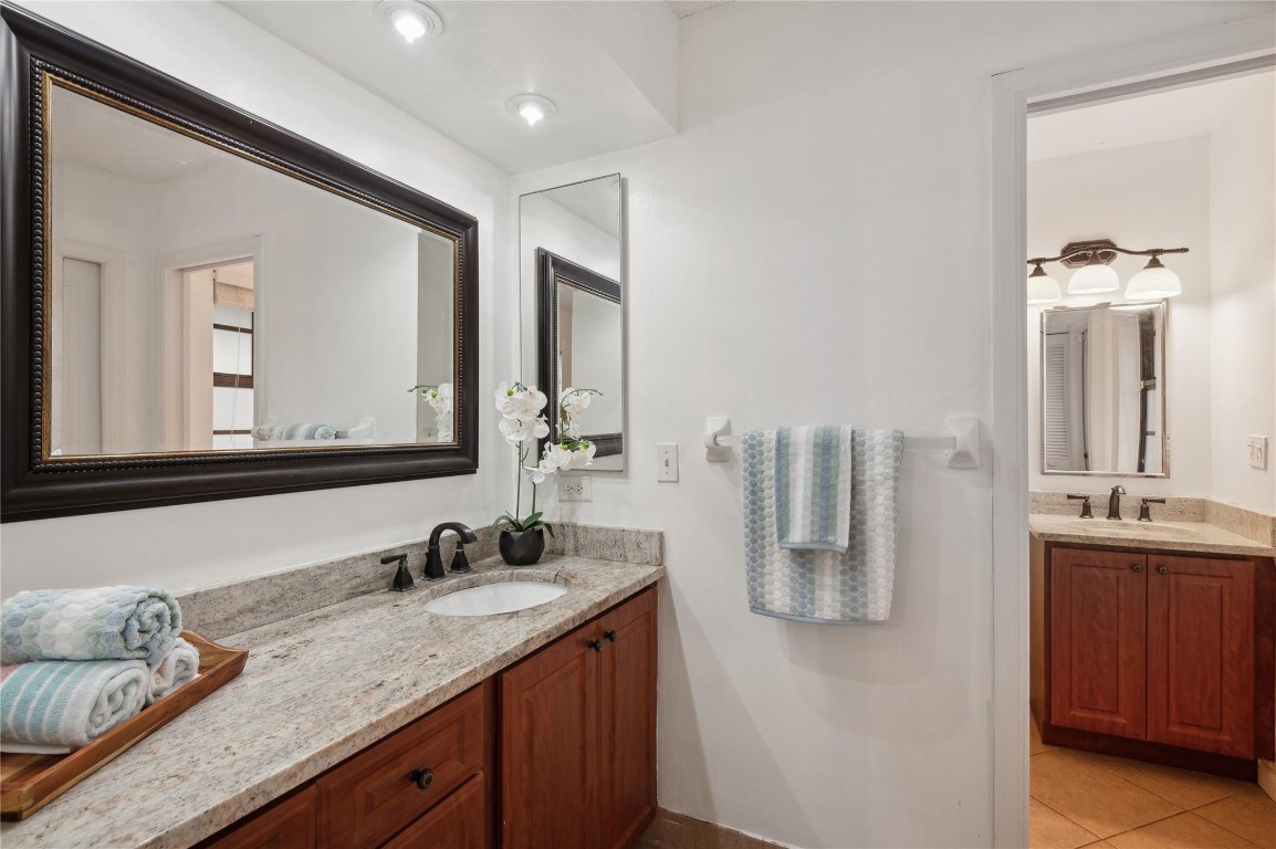 10081 Canoe Brook Cir
