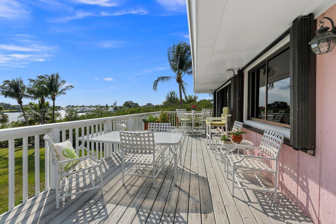 4400 SE Whiticar Way