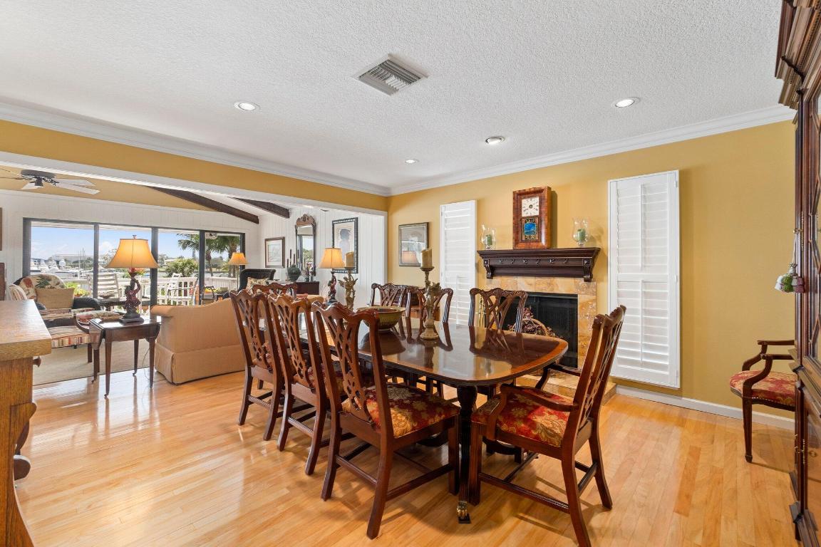 4400 SE Whiticar Way